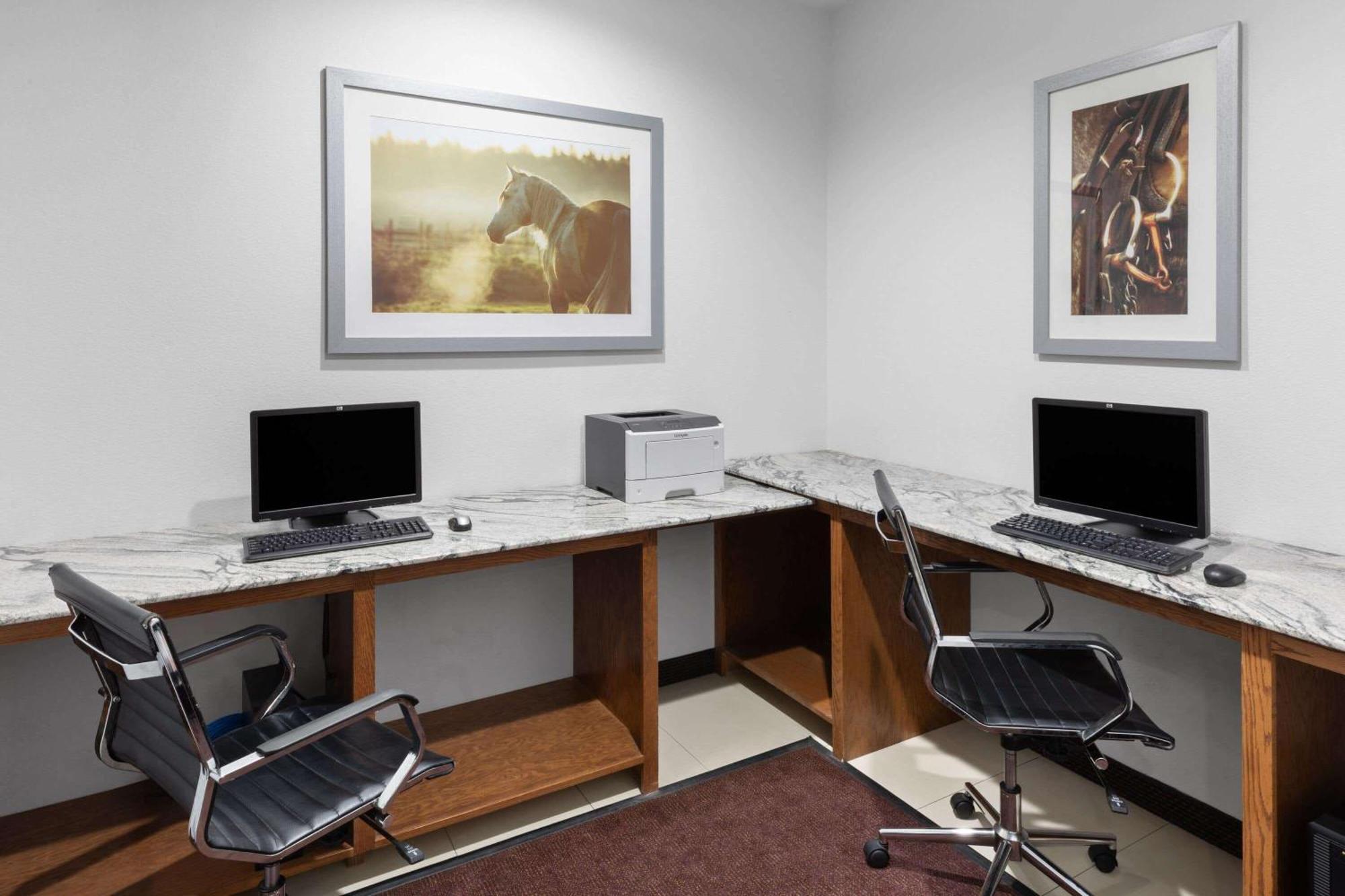 Days & By Wyndham Medical Center Hotel
