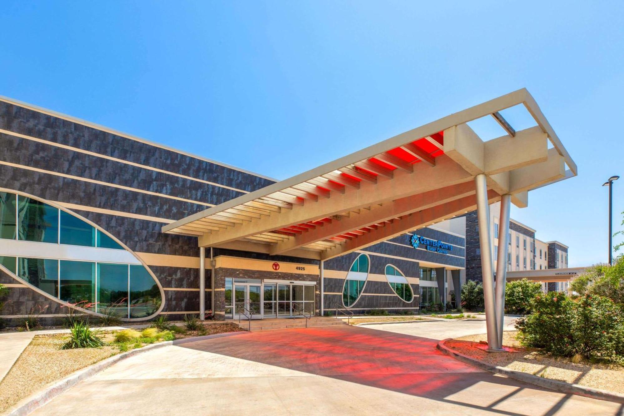 Days & By Wyndham Medical Center 2*