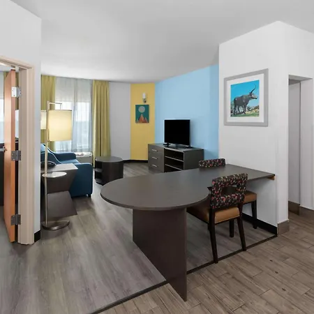 Days Inn & Suites By Wyndham Lubbock Medical Center Extérieur photo