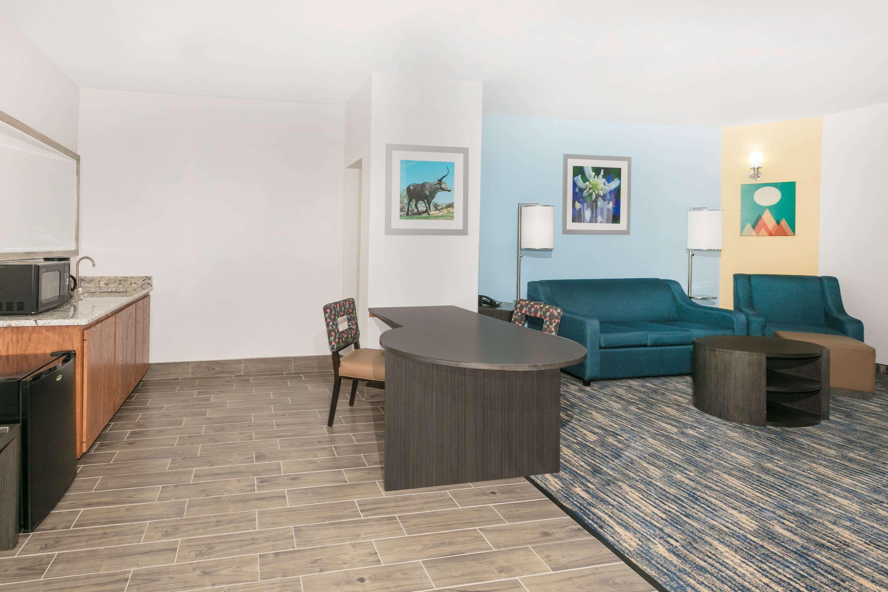 Days & By Wyndham Medical Center Hotel Lubbock