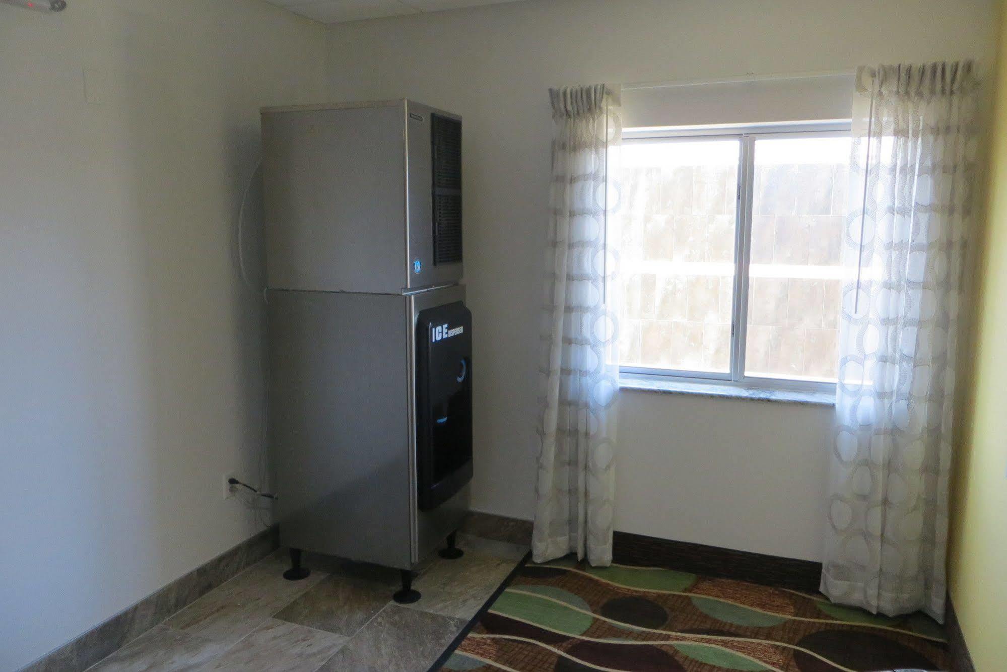 Days & By Wyndham Medical Center Lubbock