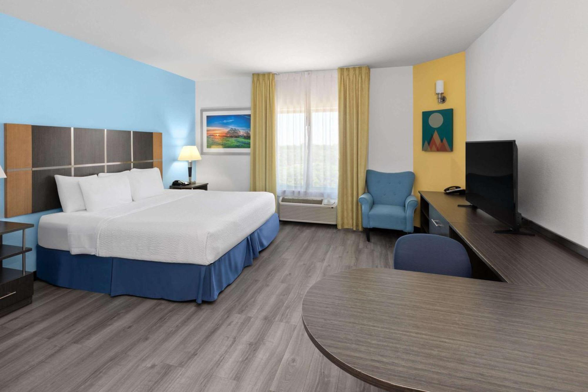 Days & By Wyndham Medical Center